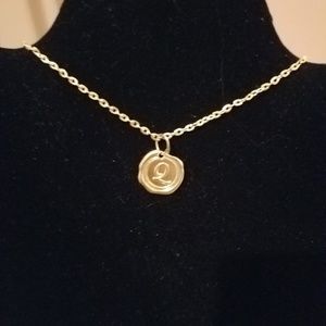 Gold necklace with Initial Q